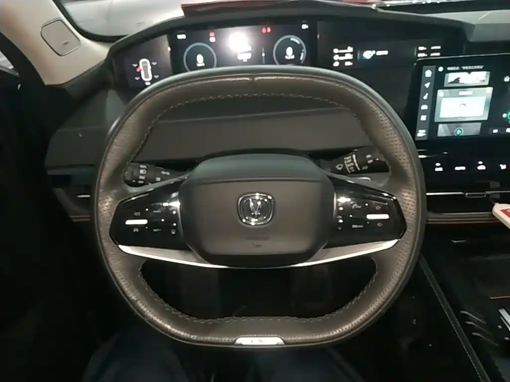Changan UNI-K Smart Electronic Idd 2022 — фото 11