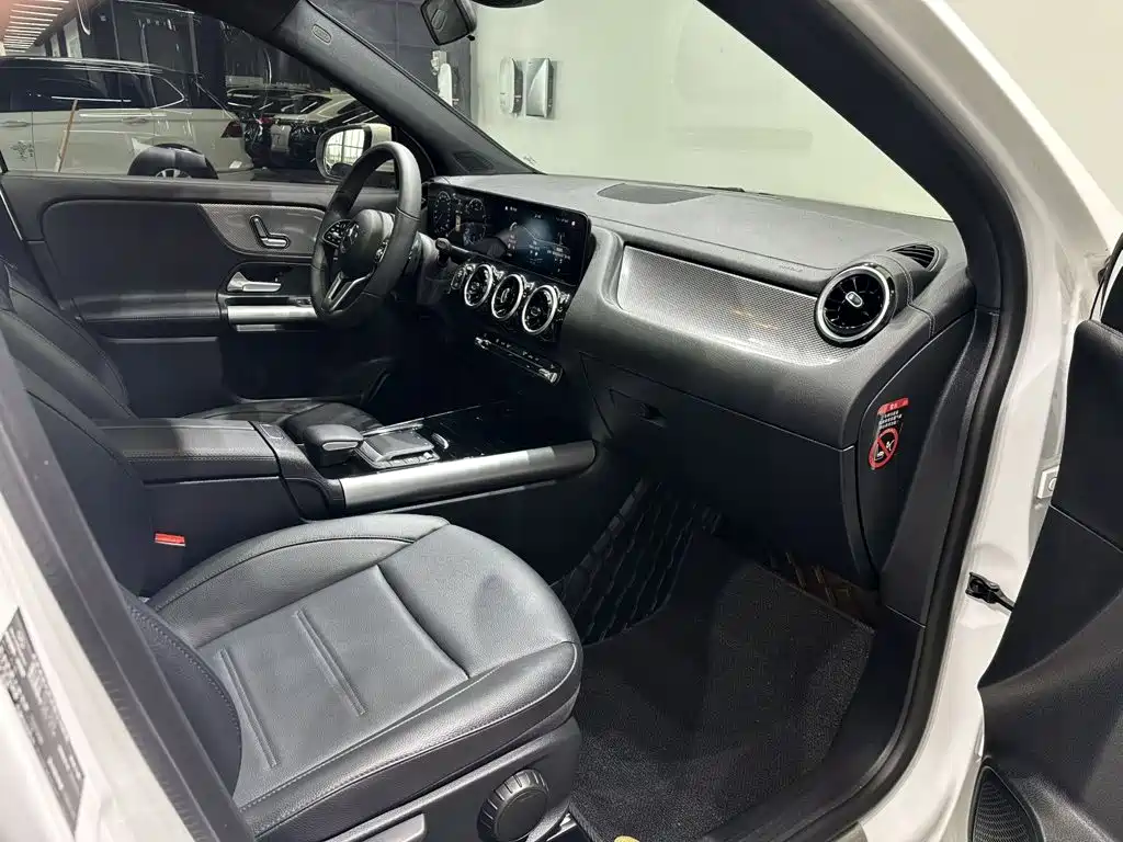 Mercedes-Benz GLA 2023 — фото 11