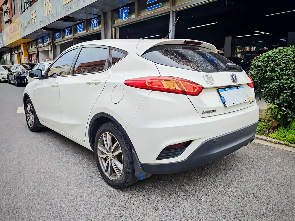 Changan Eado XT 2016 — фото 9