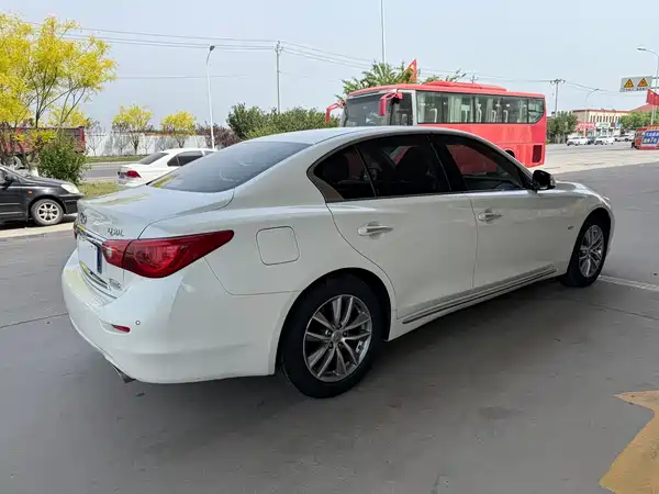 Infiniti Q50L 2016