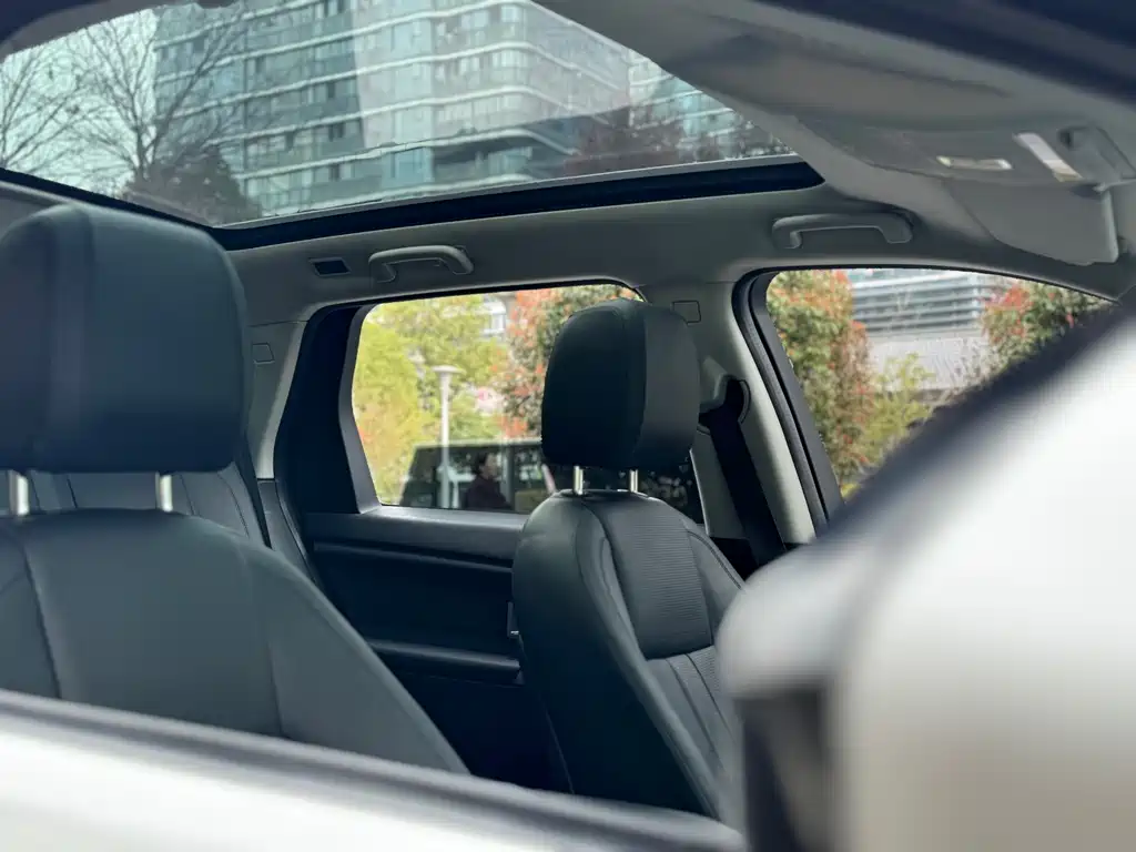 Land Rover Discovery Sport 2017 — фото 23