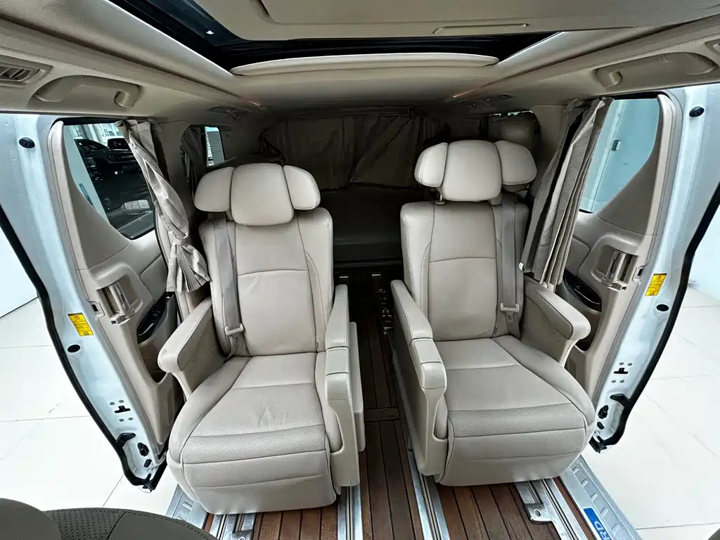 Toyota Alphard 2015 — фото 15