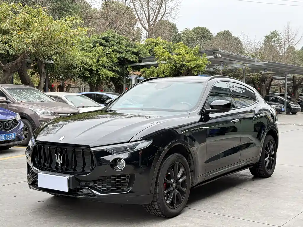 Maserati Levante 2018 — фото 1