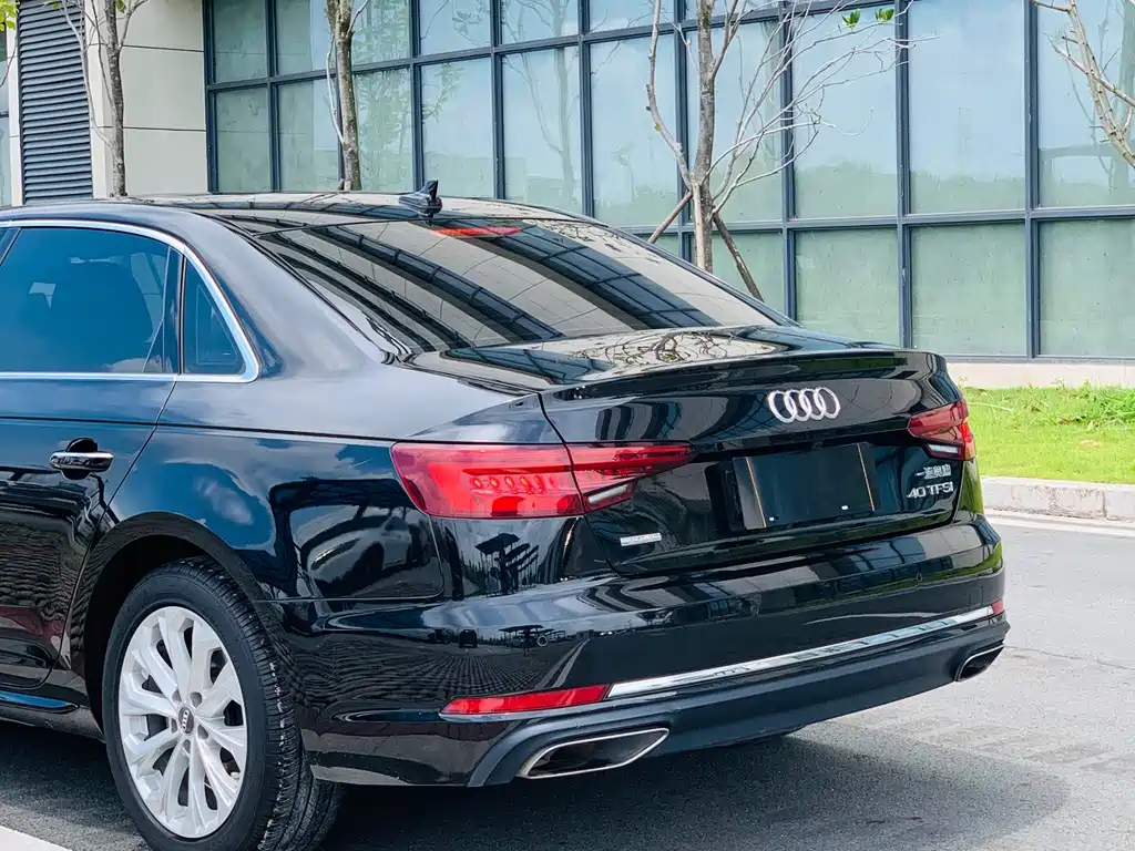 Audi A4L 2019 — фото 7