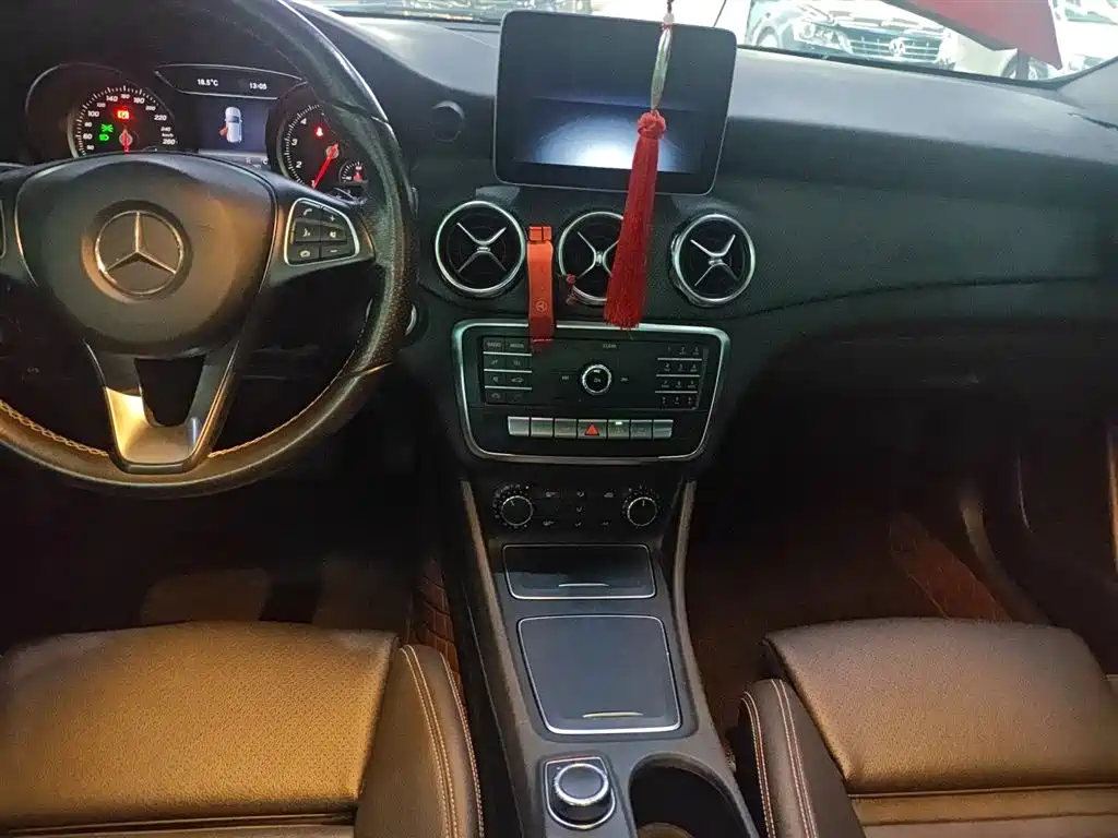 Mercedes-Benz GLA 2018 — фото 9