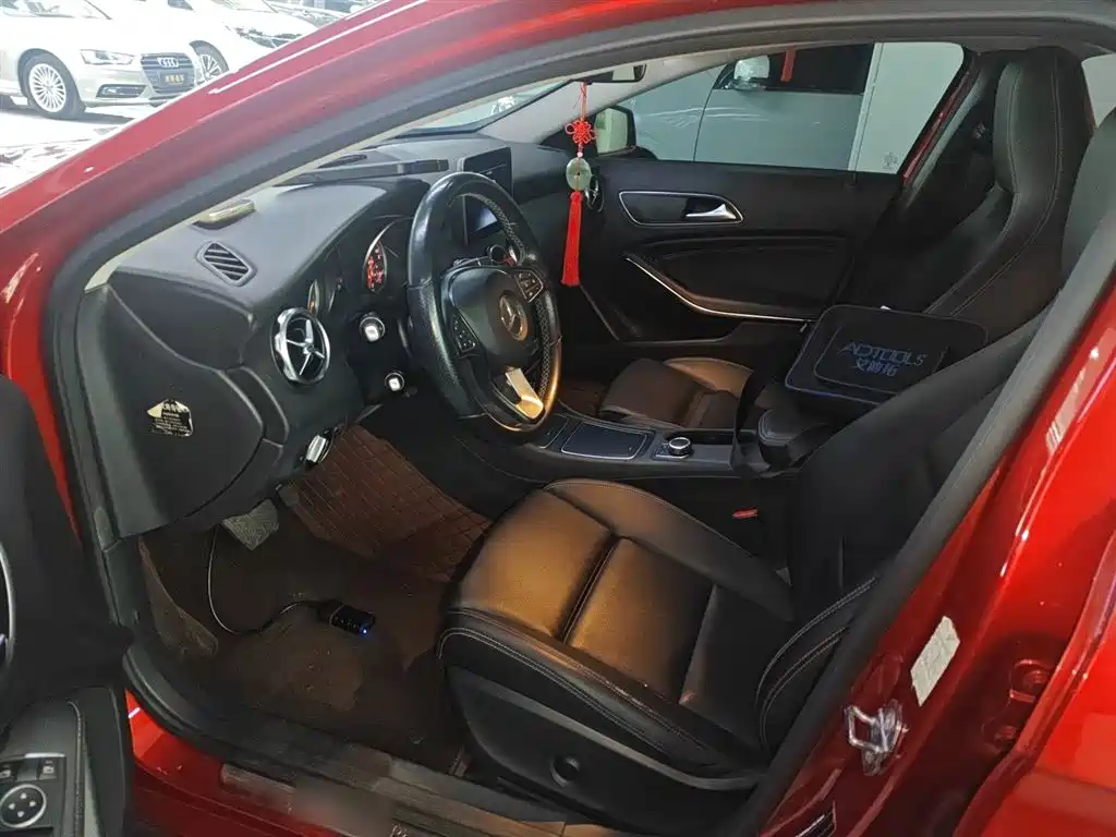 Mercedes-Benz GLA 2018 — фото 11