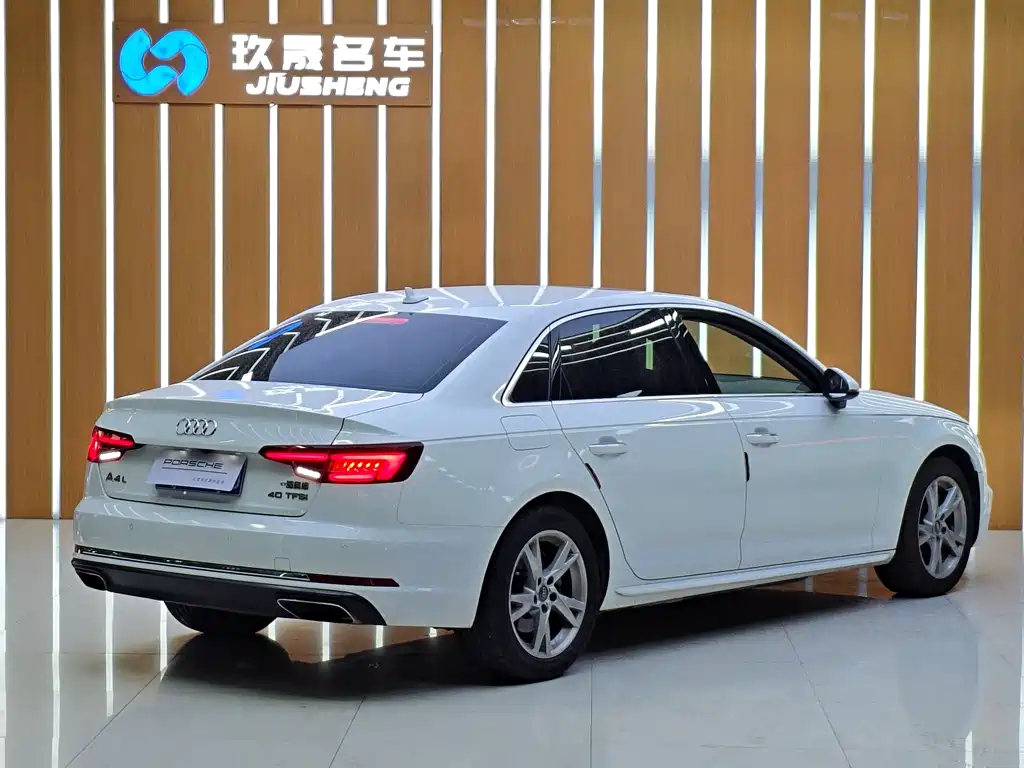 Audi A4L 2019