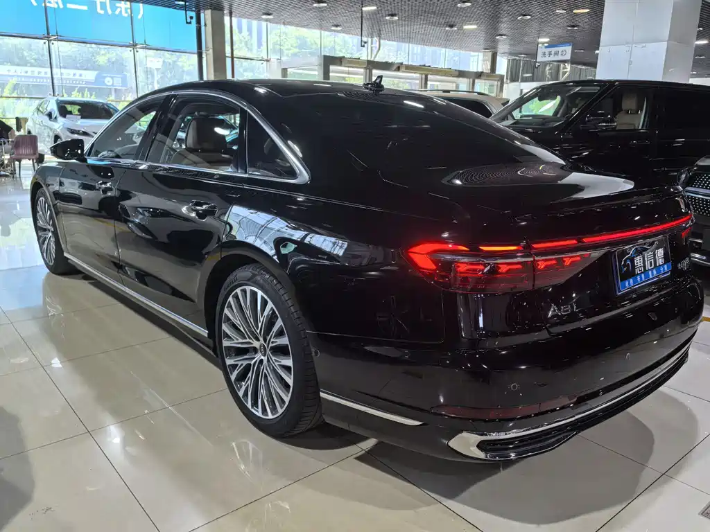 Audi A8 2023 — фото 23