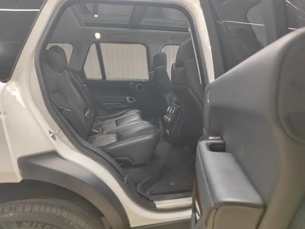Land Rover Range Rover 2019 — фото 12