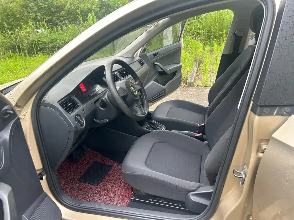 Volkswagen Santana 2013