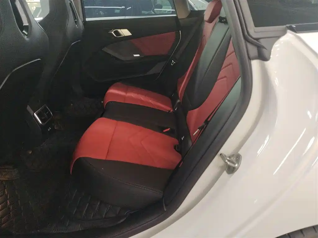 BMW 2 Series 2025 — фото 17
