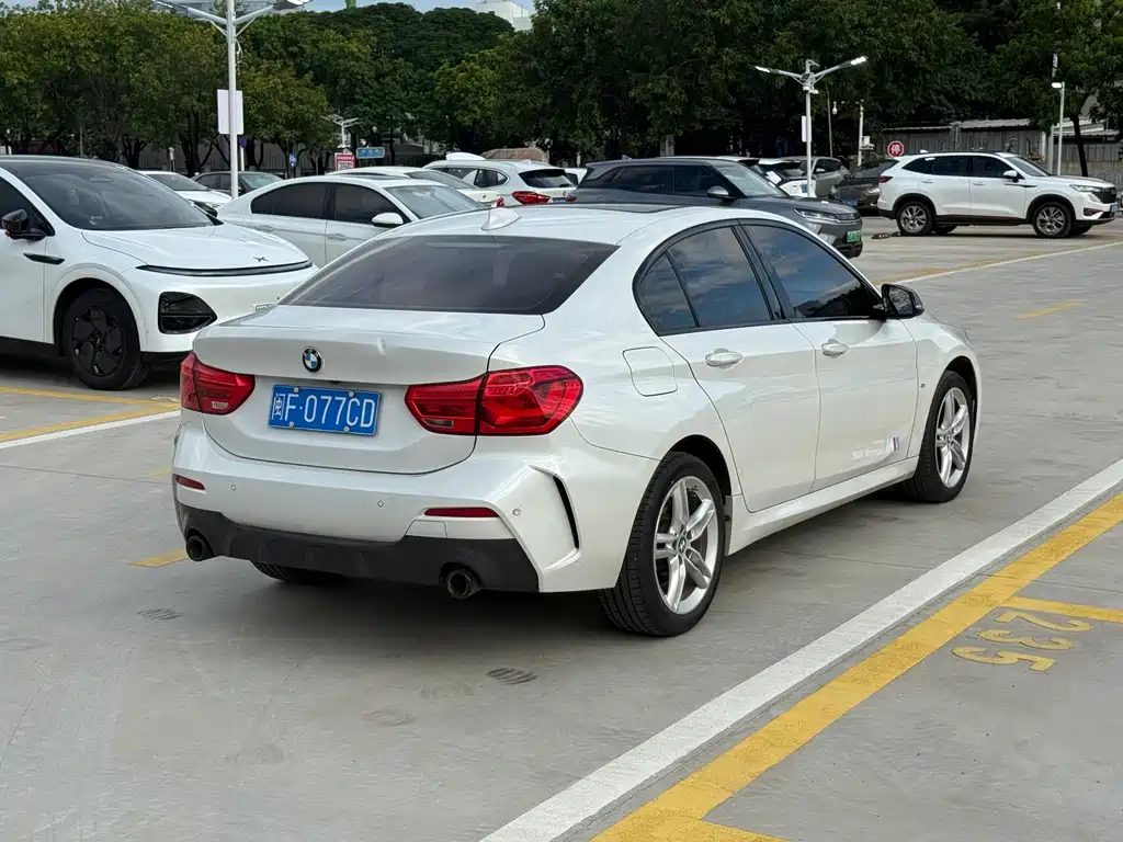 BMW 1 Series 2021