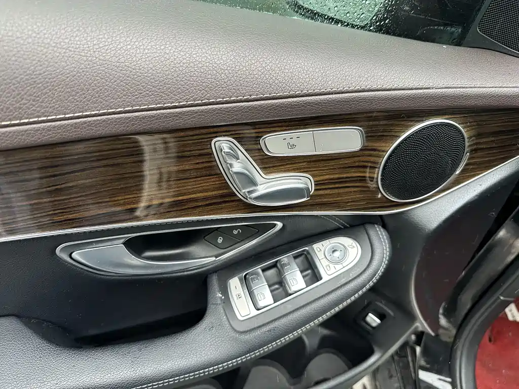 Mercedes-Benz GLC 2018 — фото 18