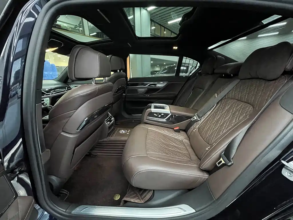 BMW 7 Series 2022 — фото 10