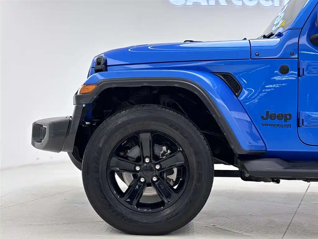 Jeep Wrangler 2023 — фото 12