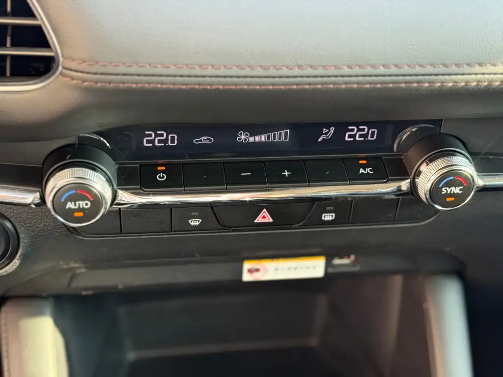 Mazda 3 Axela 2021 — фото 21