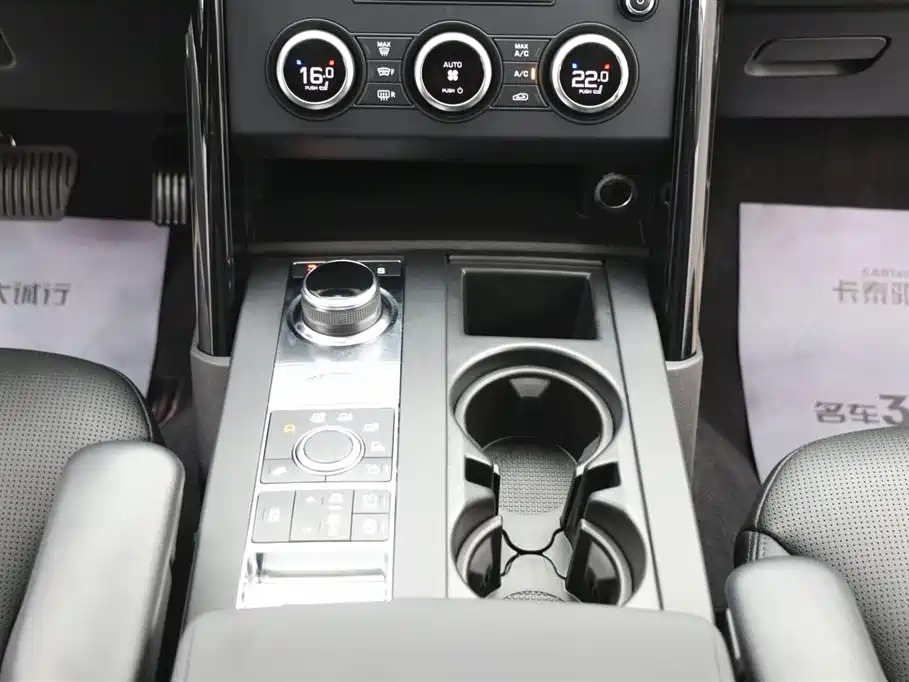Land Rover Discovery 2018 — фото 19