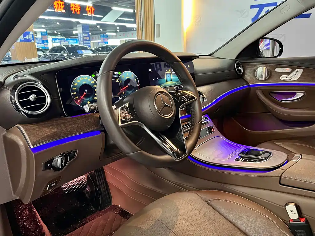 Mercedes-Benz E-Class 2023 — фото 9