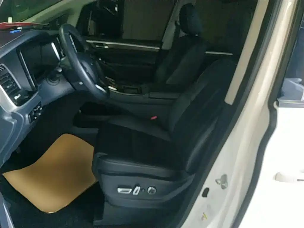 GAC Motor Trumpchi M8 2022 — фото 15