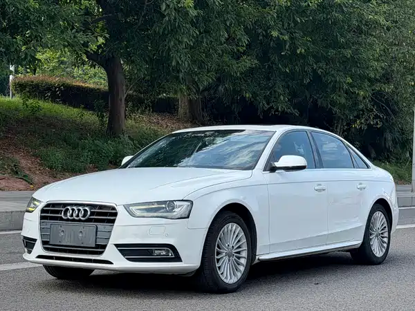 Audi A4L 2015