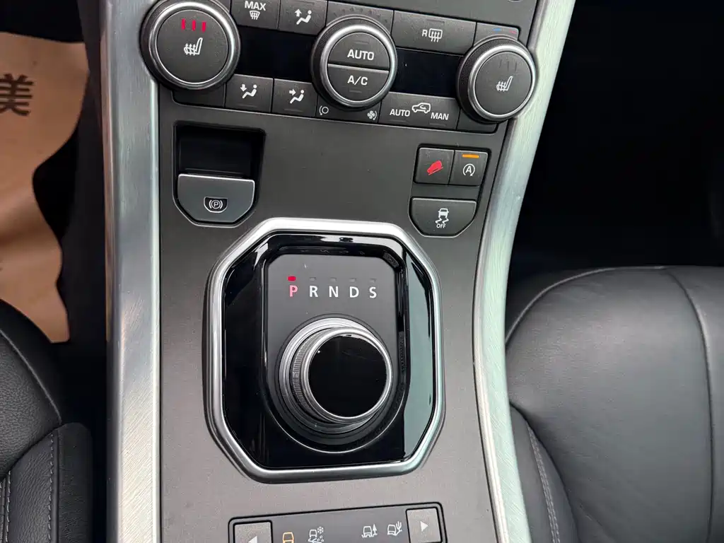 Land Rover Evoque 2017 — фото 32