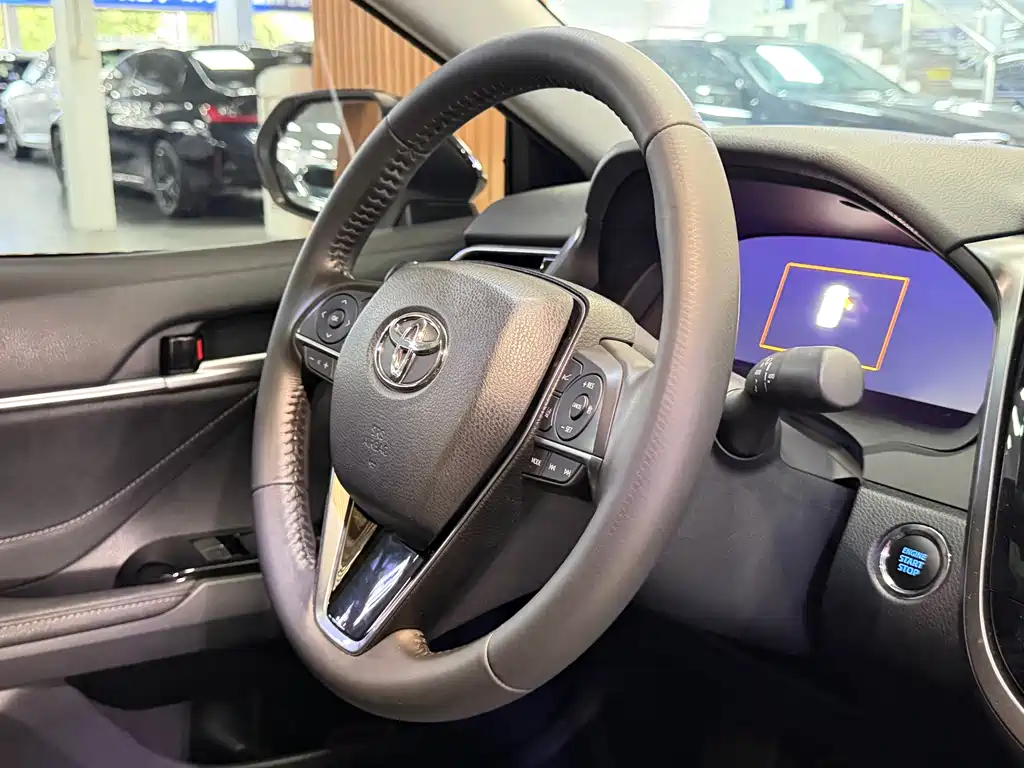 Toyota Camry 2024 — фото 13