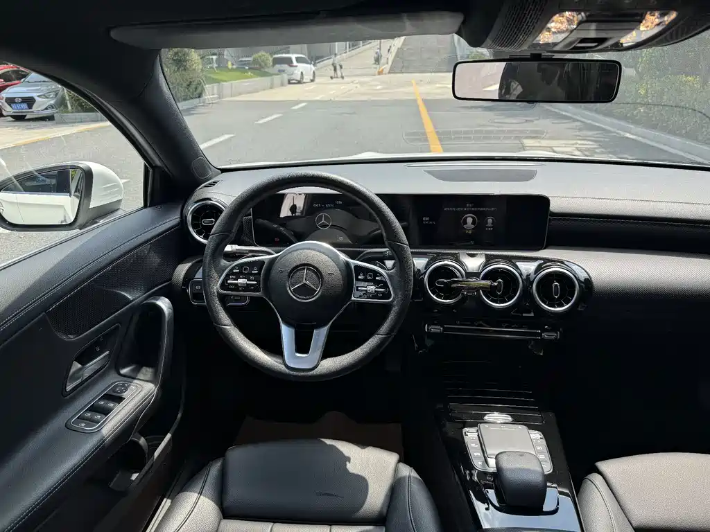 Mercedes-Benz A-Class 2020 — фото 14