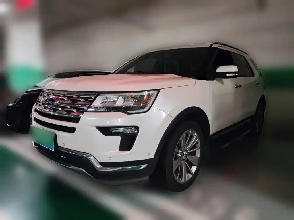Ford Explorer 2019 — фото 1