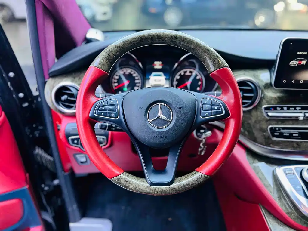 Mercedes-Benz V-Class 2020 — фото 6