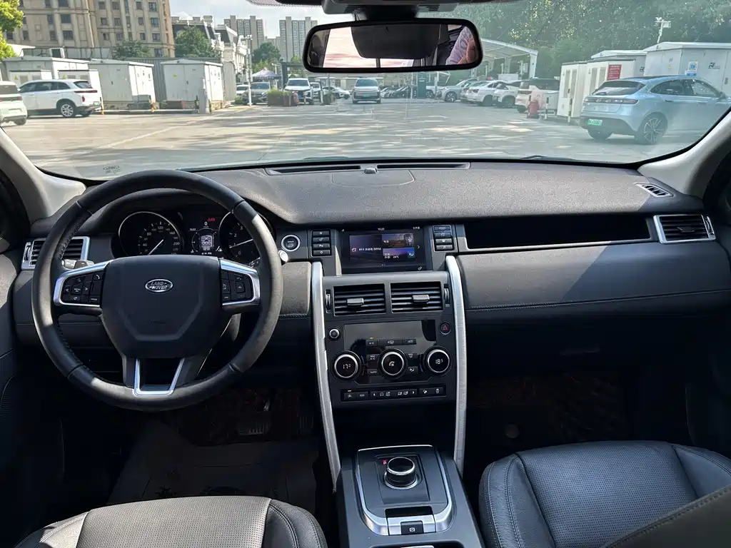 Land Rover Discovery Sport 2017 — фото 7