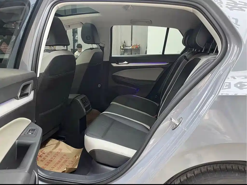 Volkswagen Golf 2021