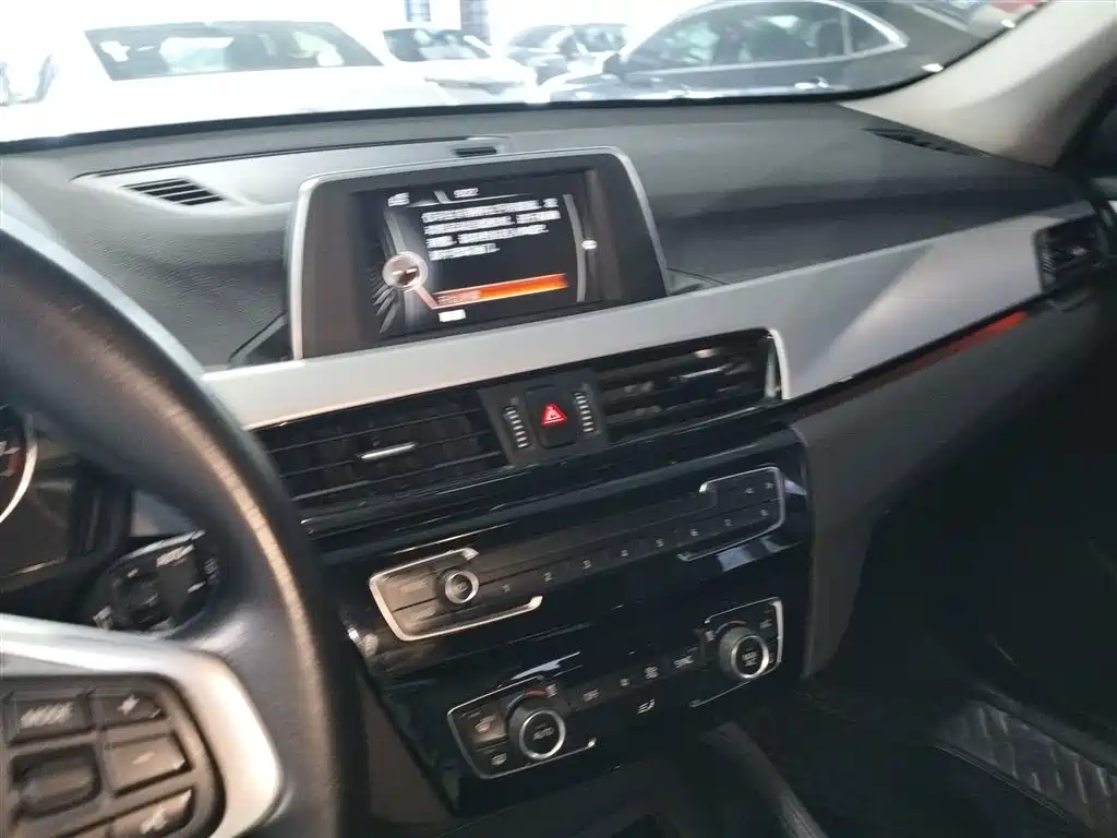 BMW X1 2017 — фото 13