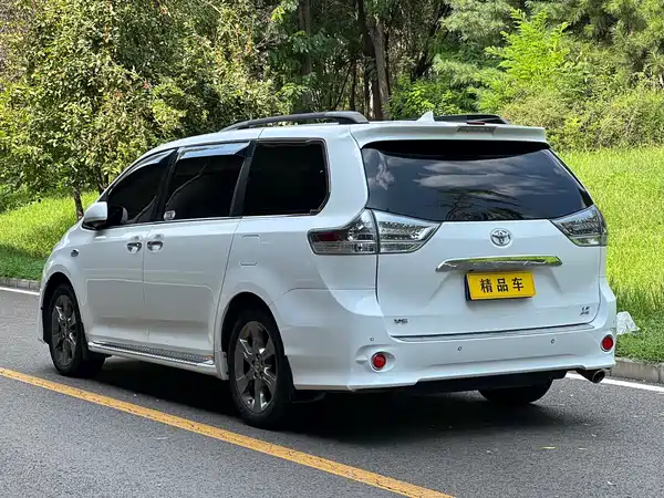 Toyota Sienna 2019