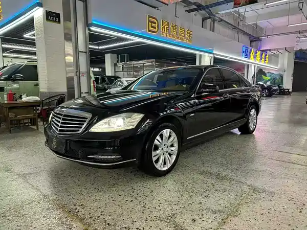 Mercedes-Benz S-Class 2012