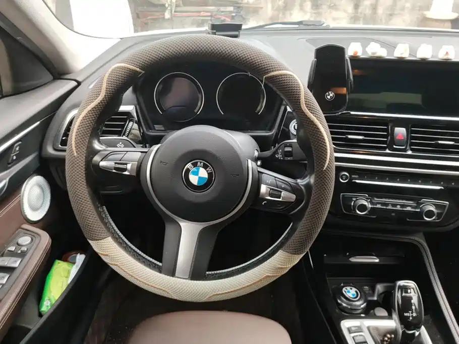 BMW 1 Series 2021 — фото 15