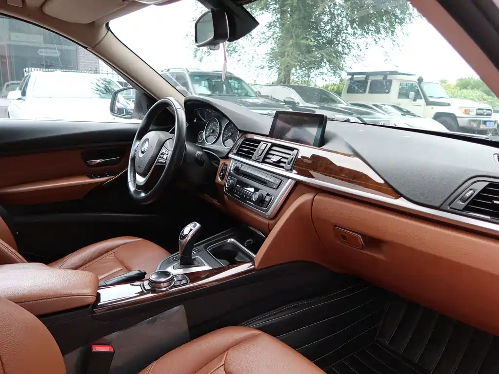 BMW 3 Series 2015 — фото 14