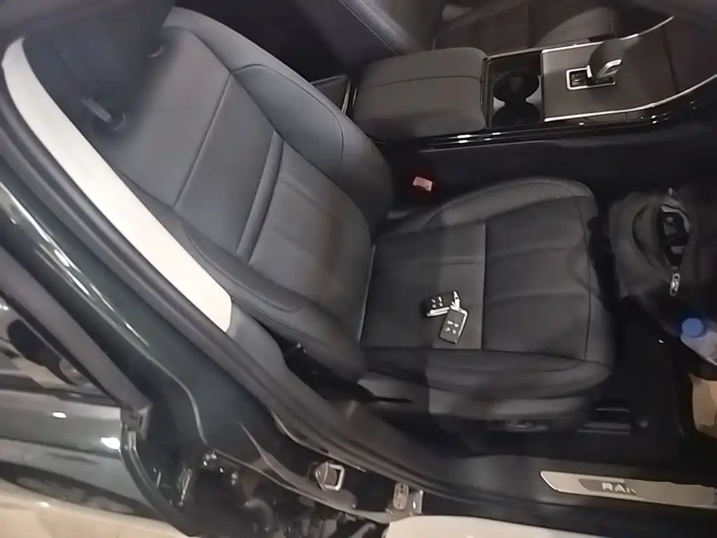 Land Rover Range Rover Evoque 2025 — фото 25