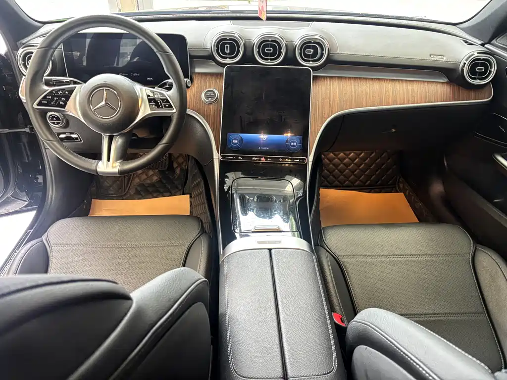 Mercedes-Benz C-Class 2023 — фото 9