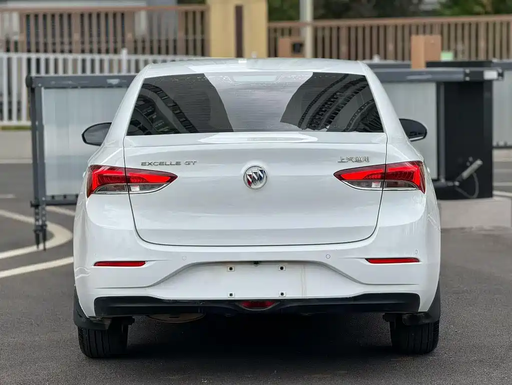 Buick Excelle 2022 — фото 10