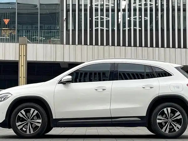Mercedes-Benz GLA 2020
