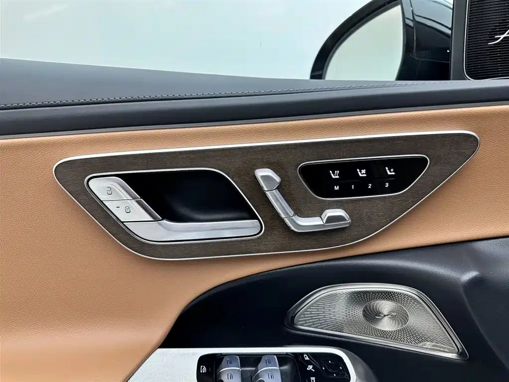 Mercedes-Benz E-Class 2025 — фото 15