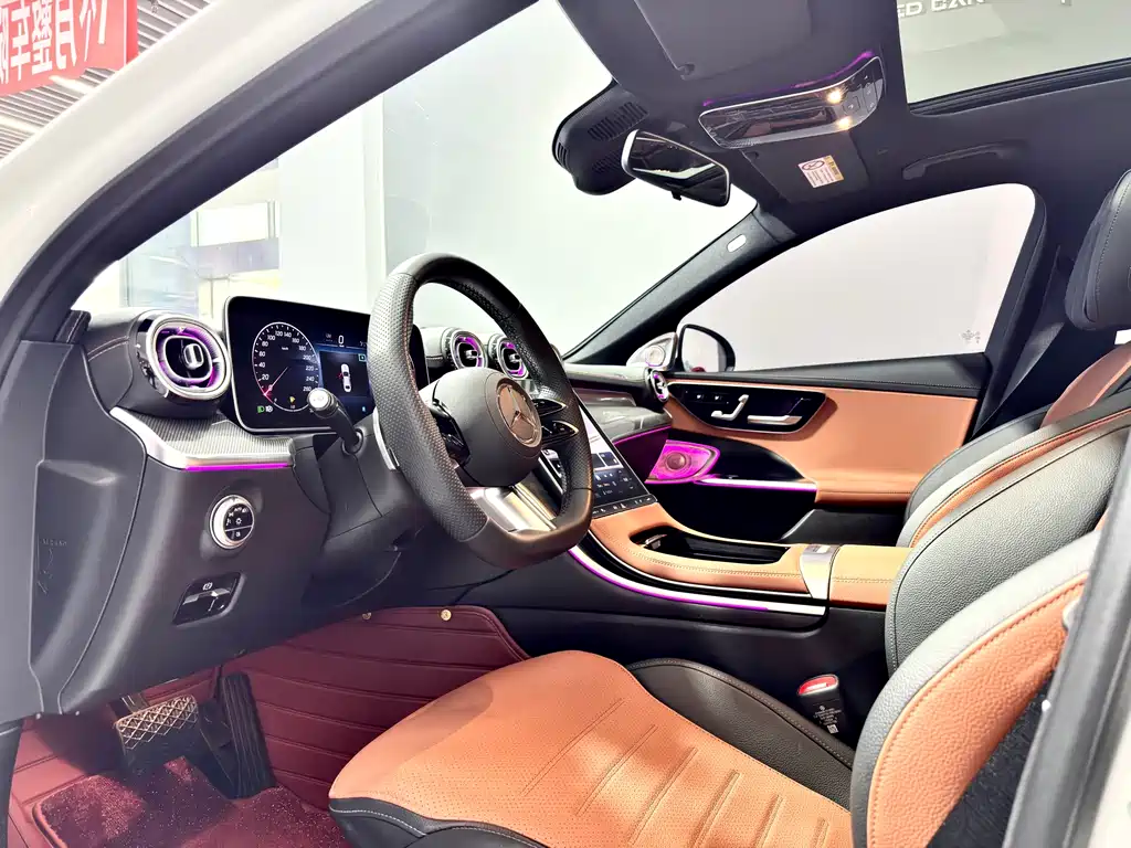 Mercedes-Benz C-Class 2024 — фото 10
