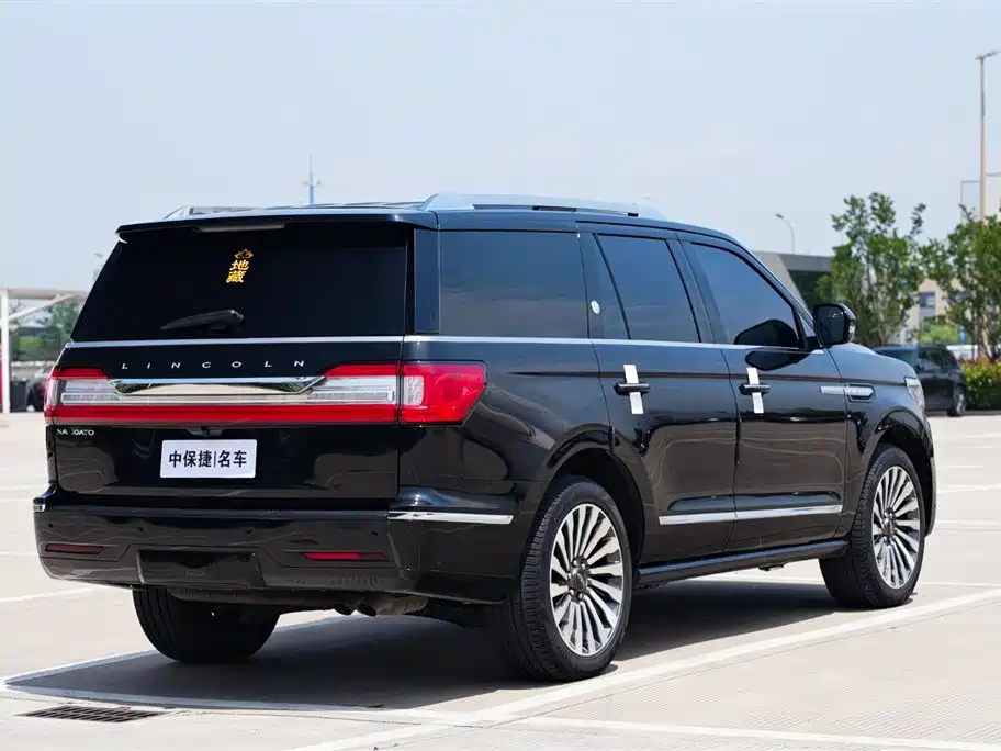 Lincoln Navigator 2021 — фото 22