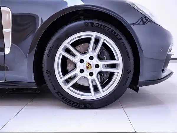 Porsche Panamera 2019