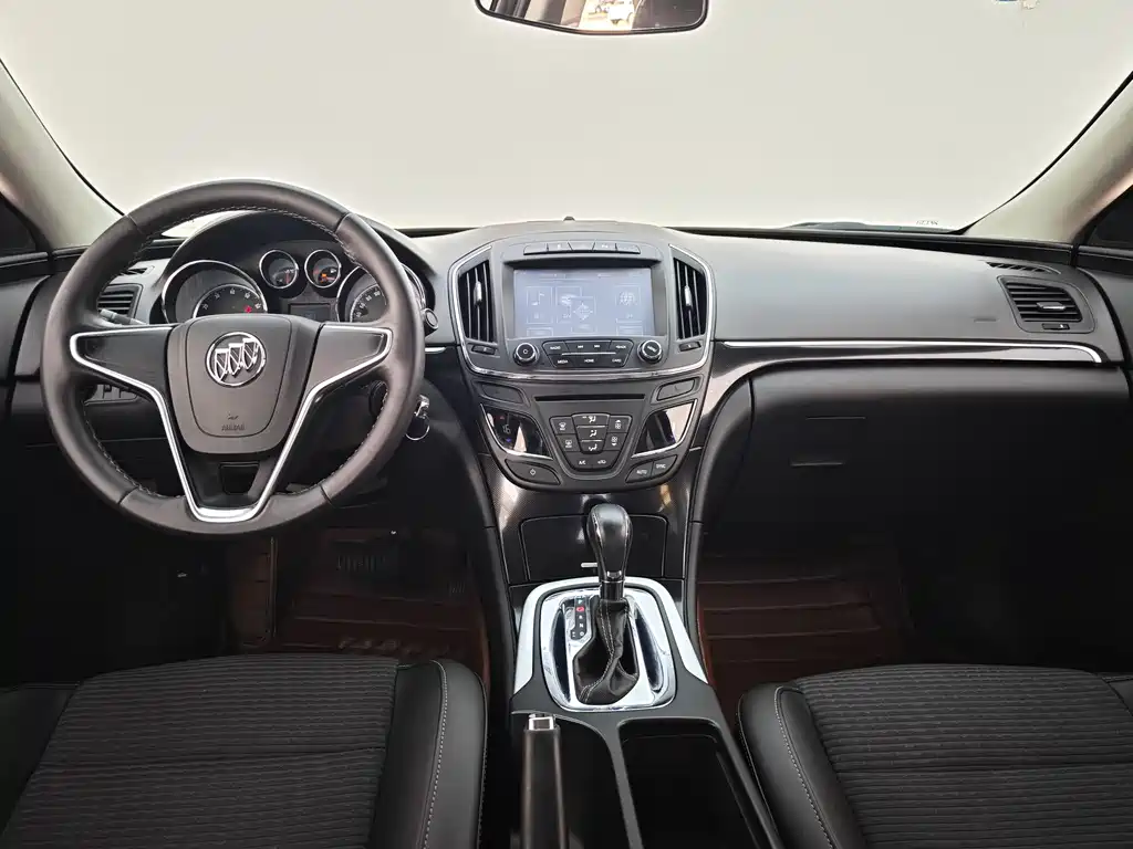 Buick Regal 2015 — фото 25