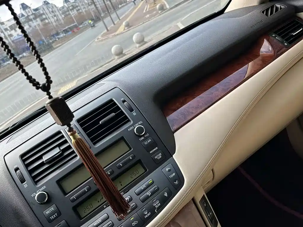 Toyota Crown 2014 — фото 11