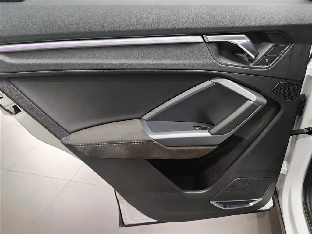 Audi Q3 Sportback 2021 — фото 24