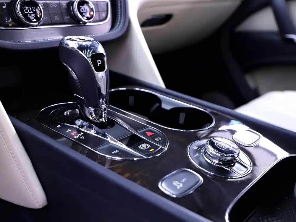 Bentley Bentayga 2018 — фото 8