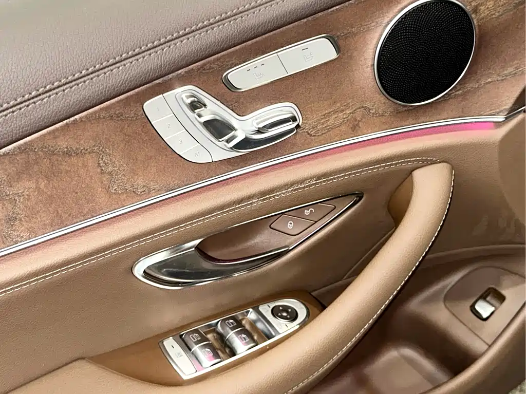 Mercedes-Benz E-Class 2016 — фото 9