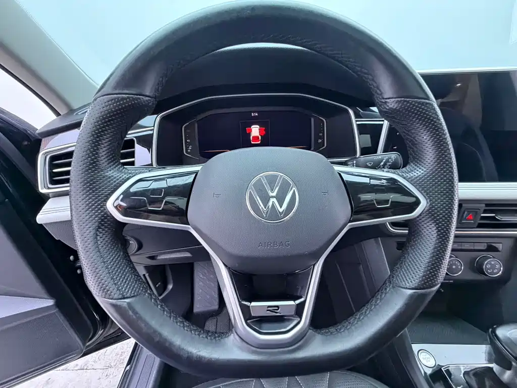 Volkswagen Tiguan L 2023 — фото 8
